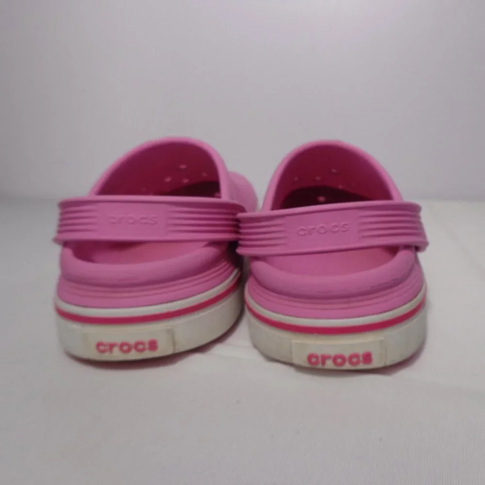 Crocs Clogs Pink Off Court Size J5 (Youth size 5, Women's Size‎ 7)